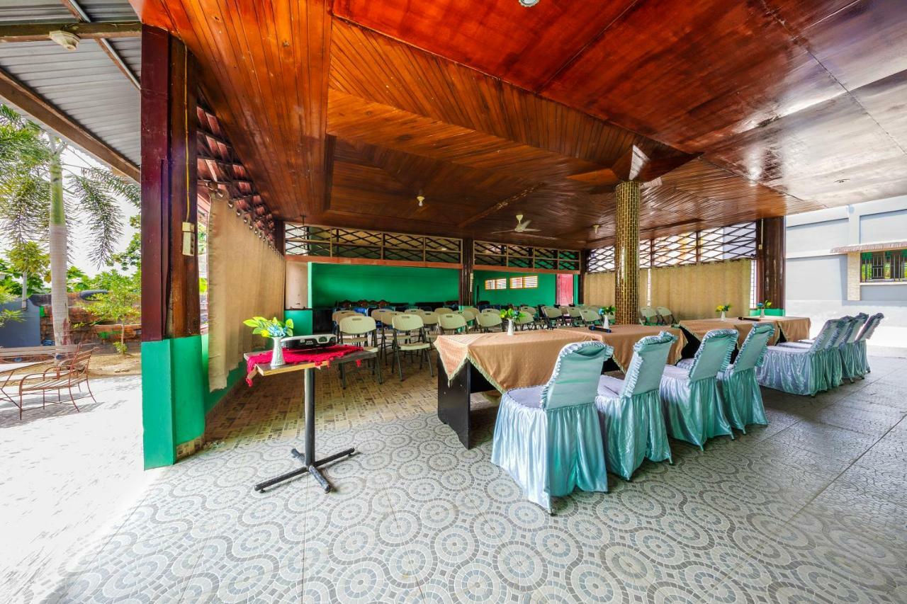 Mega Nasional Seaview Hotel Gunungsitoli Eksteriør billede